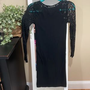 BEBE BlACK LACE DRESS SIZE M/L